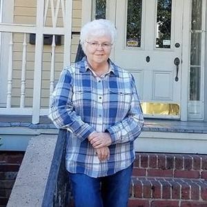 Meet your Posher, Connie